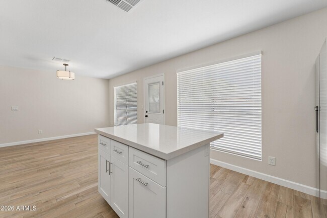 Building Photo - 7214 W Sierra Vista Dr