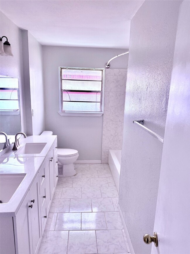 Building Photo - 1908 Peachwood Dr