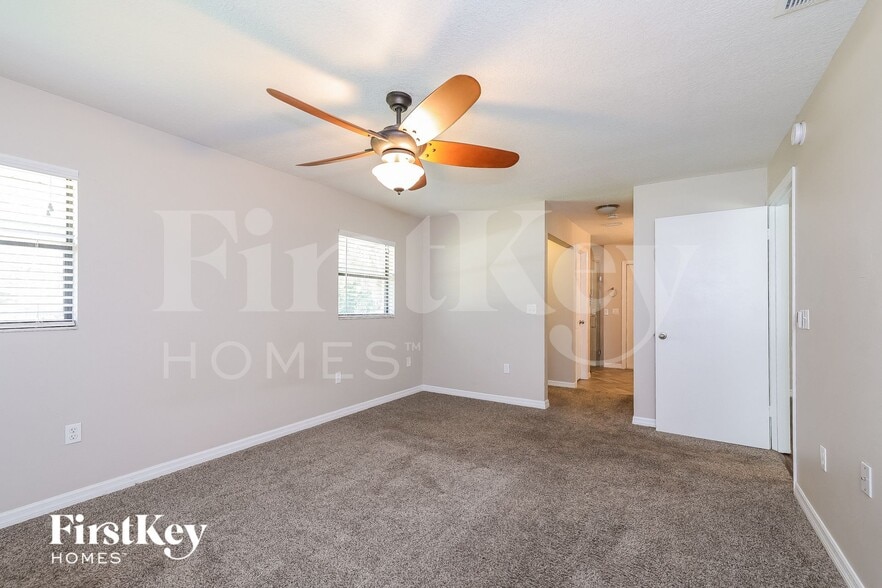 Building Photo - 5305 Lisa Ave