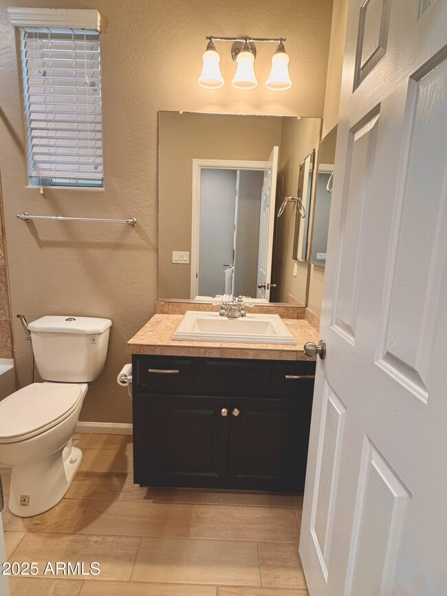 Building Photo - 3253 S Miller Dr