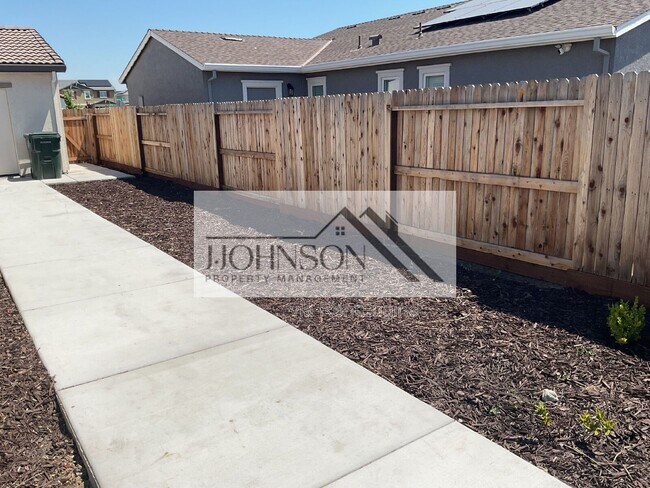 Building Photo - 2456 Enantio St