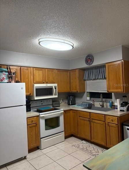 Building Photo - 26591 Fairway Dr