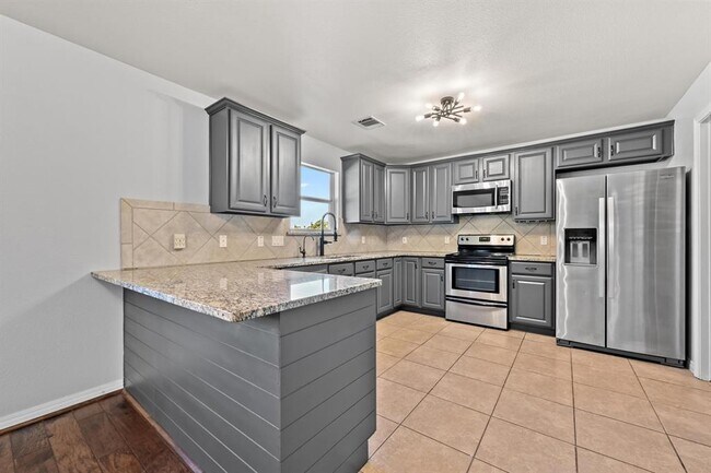 Building Photo - 4204 Bob Wire Rd