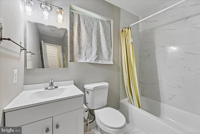 Building Photo - 3102 Romaine Ct
