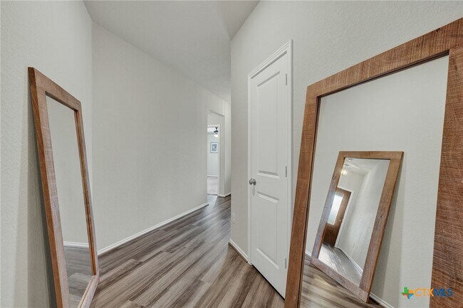 Building Photo - 1814 Strawberry Fld