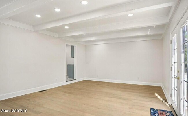Building Photo - 99 Ravine Dr