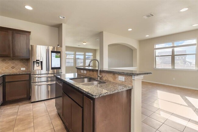 Building Photo - 137 Gray Wolf Dr