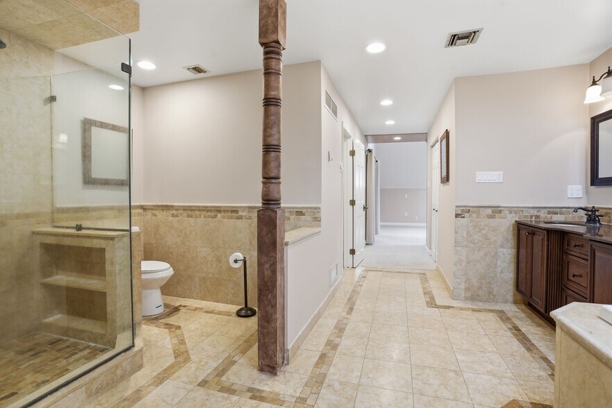 Building Photo - 244 Mathers Rd