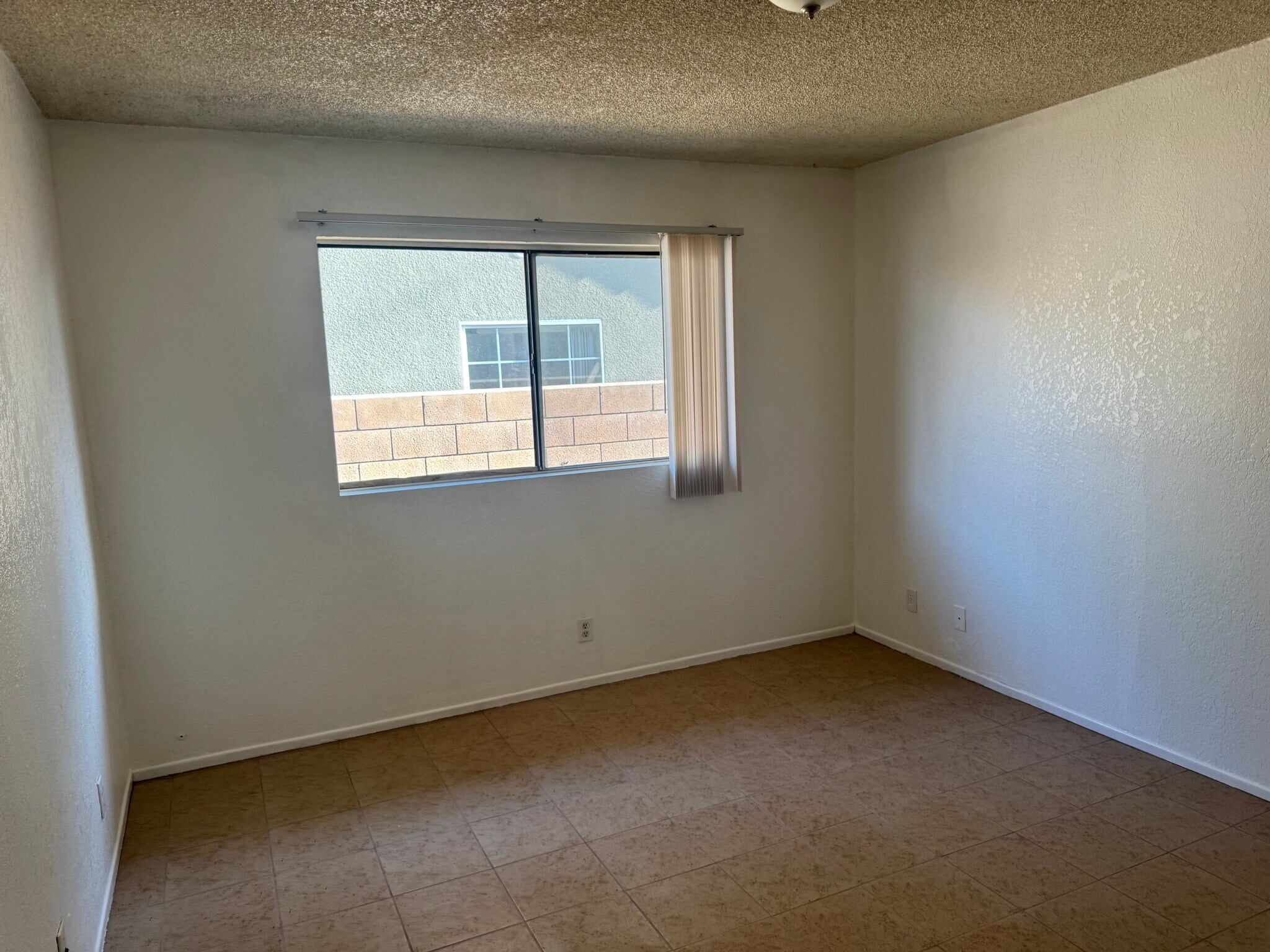 Building Photo - 13901 Caliente Dr
