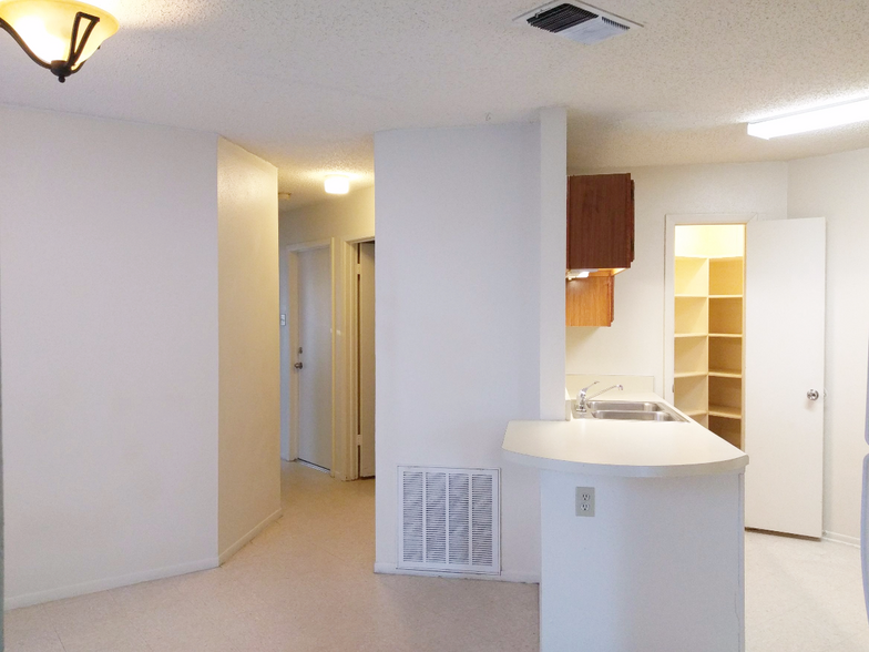 Dining, Hallway, Kitchen - 2527 Corian Glen Dr