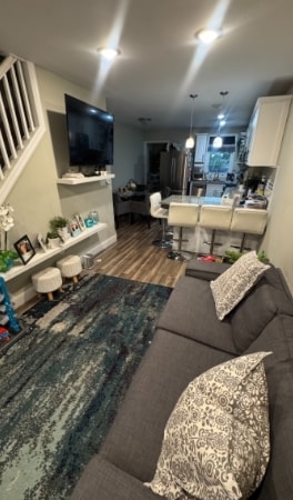 Building Photo - 956 1/2 Dehart Pl