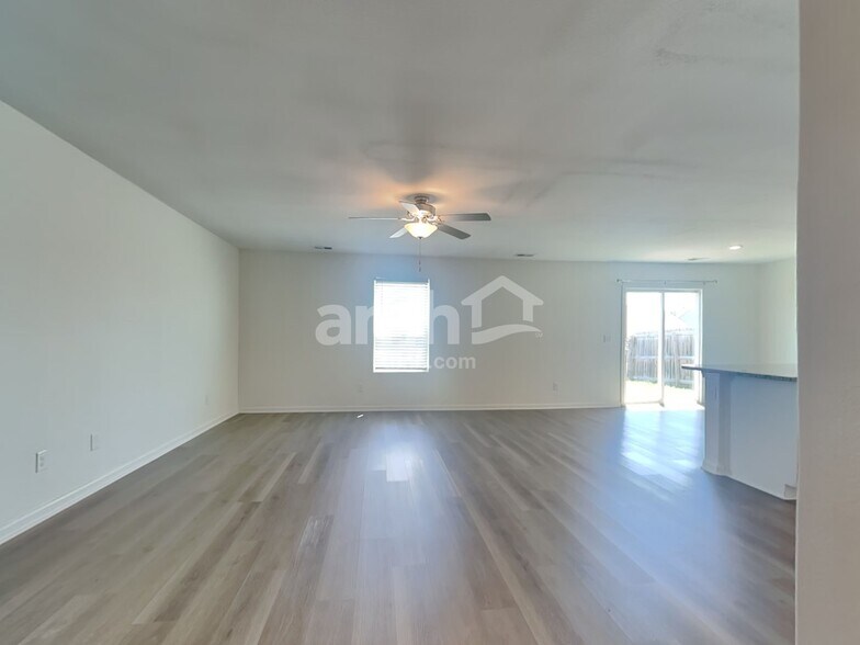 Building Photo - 3026 Wingadee Dr