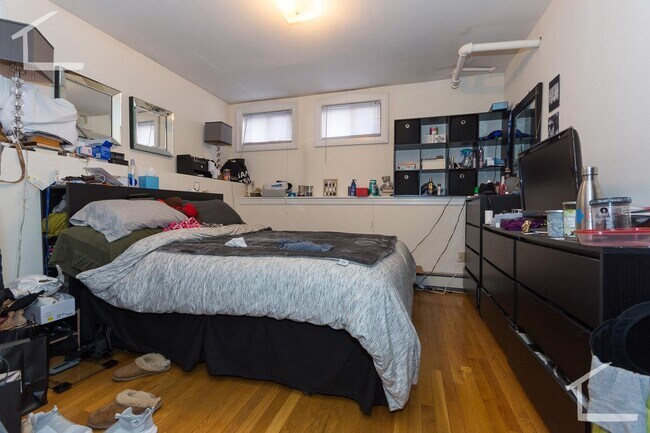 Building Photo - No Brokers Fee, heat, Hot Water Included, Garden Level Recently Renovated Unit, Laundry on a Site