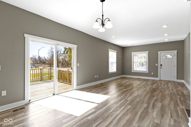 Building Photo - 1701 Barth Ave