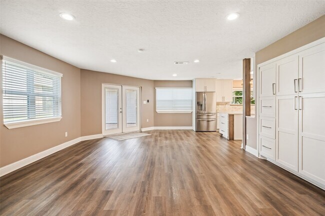 Building Photo - 3019 Ramblewood Rd