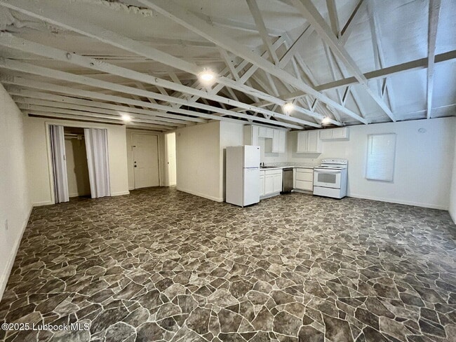 Primary Photo - 2208 20th St