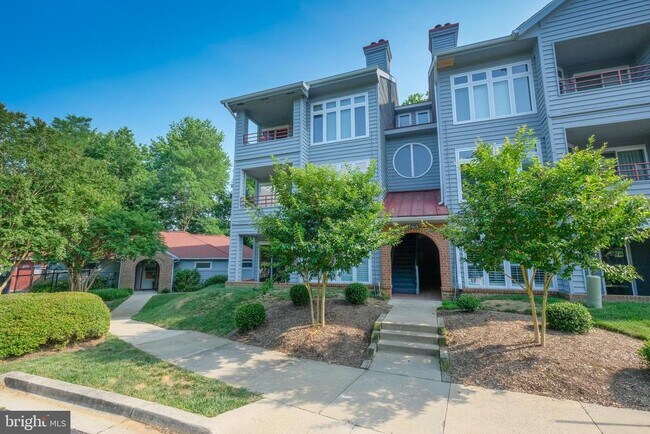 Primary Photo - 1140 Lake Heron Dr