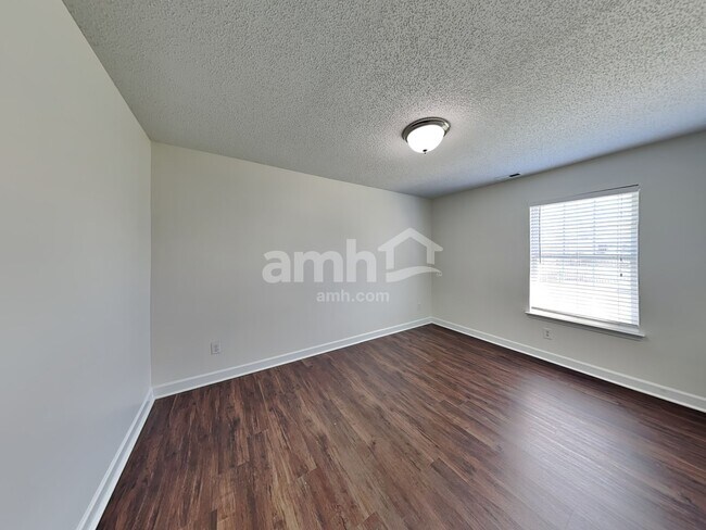 Building Photo - 710 Woodington Ln