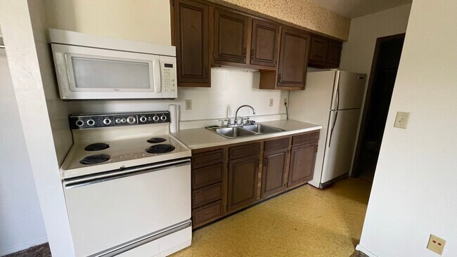 Building Photo - Benner Street Apartments