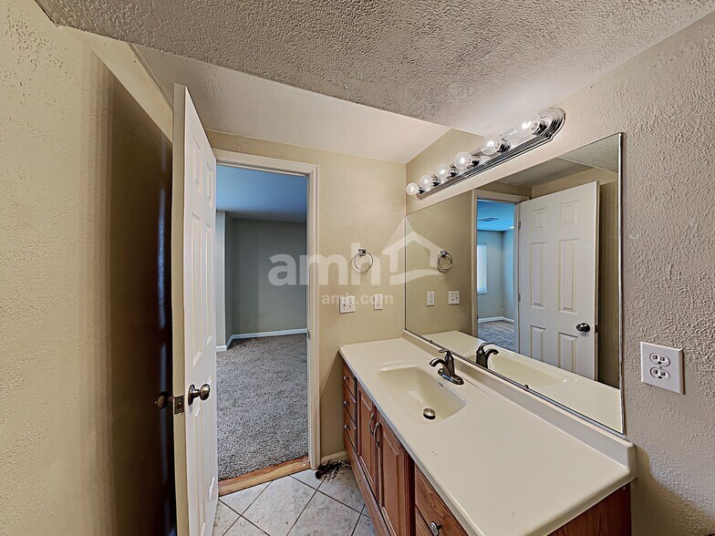 Building Photo - 4259 S Killarney St