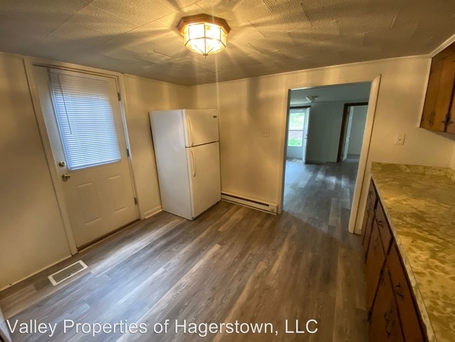 Building Photo - 2 br, 1 bath House - 24 Brent Street