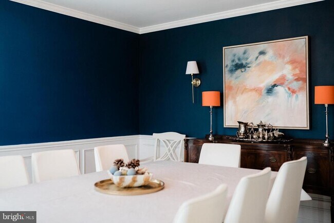 Building Photo - 2210 Boxmere Rd