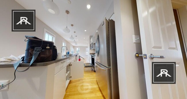 Building Photo - 3 bedroom in Cambridge MA 02138
