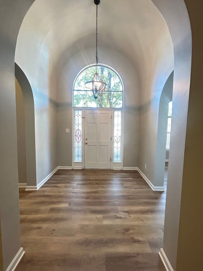 Building Photo - Newly Renovated Cordova Home! Offering ove...