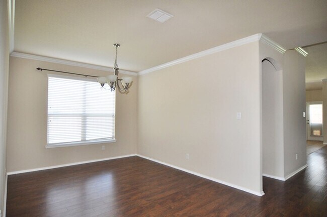 Building Photo - 3521 Twin Pines Dr