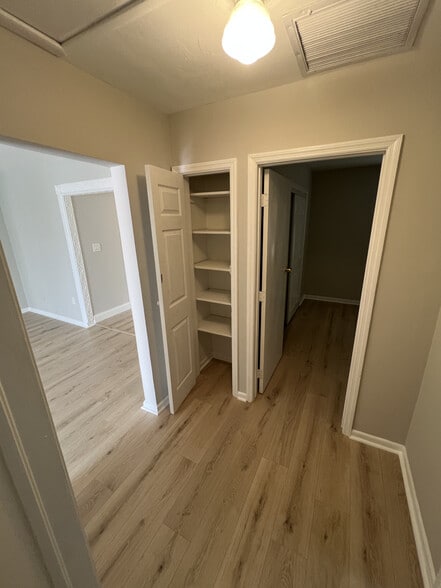 Building Photo - 1622 N J St