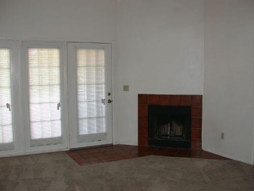 Building Photo - Spacious 2 bedroom 2 bath Townhouse near B...