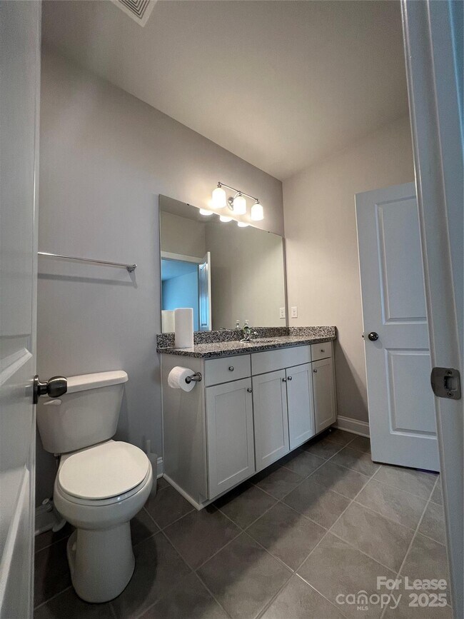 Building Photo - 9735 Briarwick Ln