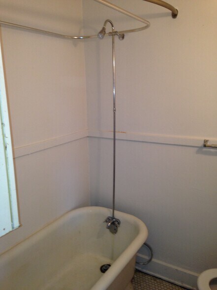 Building Photo - 1751 S Main St