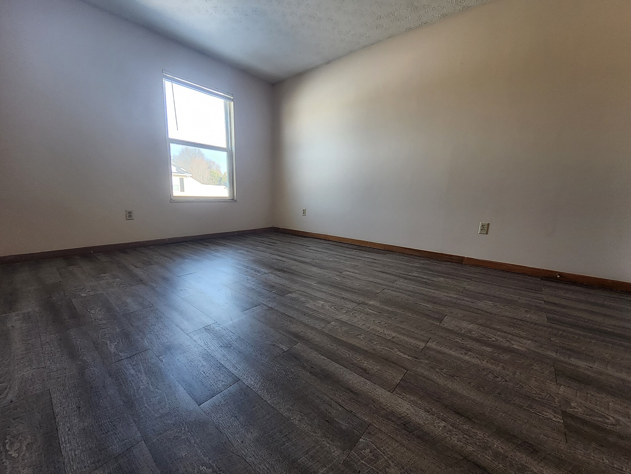 Building Photo - 208 Heritage Cir