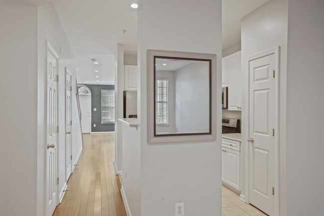Building Photo - 2651 Park Tower Dr