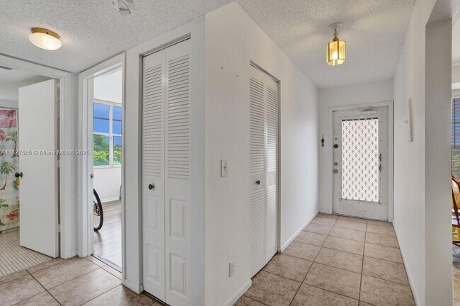 Building Photo - 14671 Bonaire Blvd
