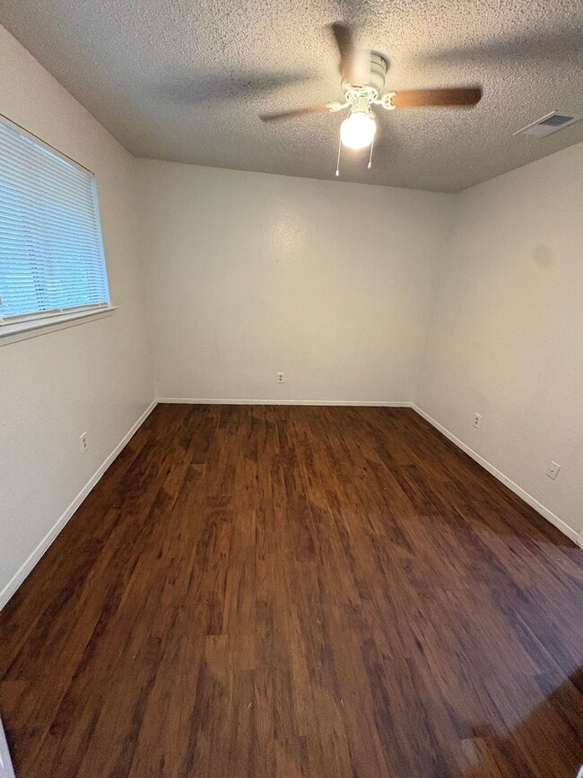 Building Photo - 806 Sirocco Dr