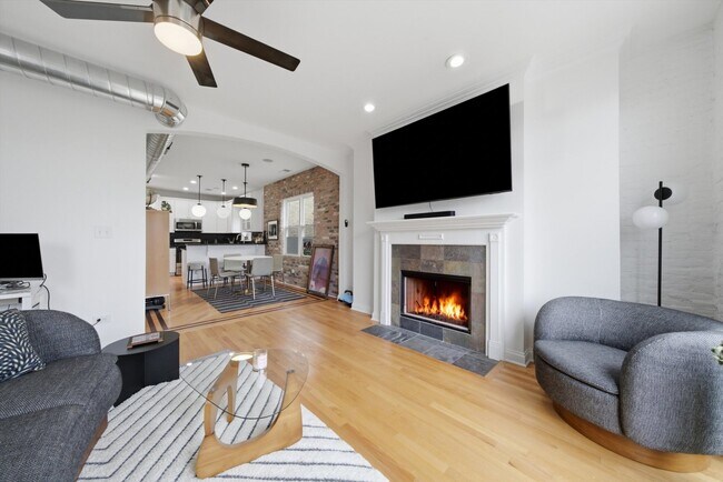 Building Photo - 5302 N Winthrop Ave