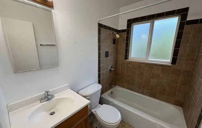 Building Photo - 321 Bonnie Ct