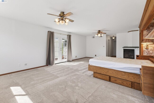 Building Photo - 1450 Kolln St