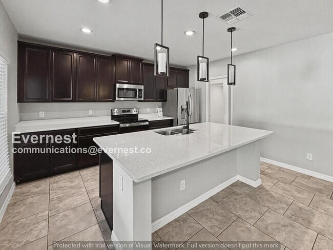 Building Photo - Limited Time Special Offer / 5 Bed, 3.5 Bath Home with Garage / Pet-Friendly / Vouchers Accepted ...