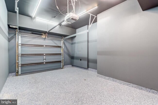 Building Photo - 44848 Tiverton Sq