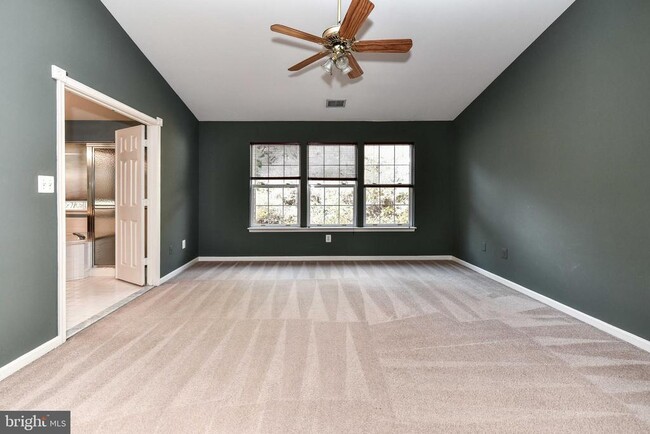 Building Photo - 4014 Rosemeade Dr