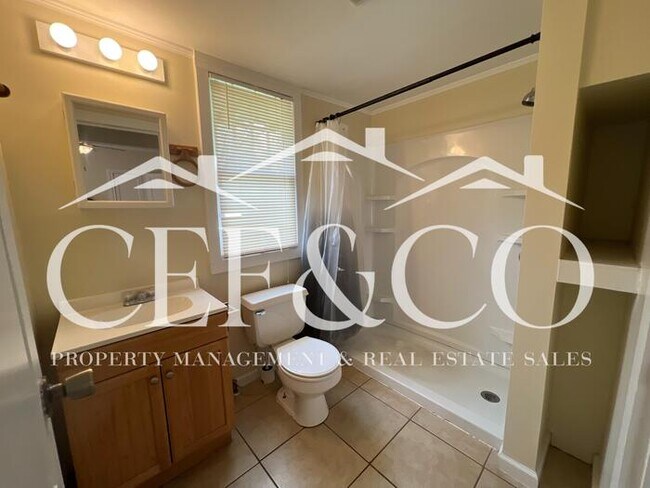 Building Photo - 2446 Wallace Ave