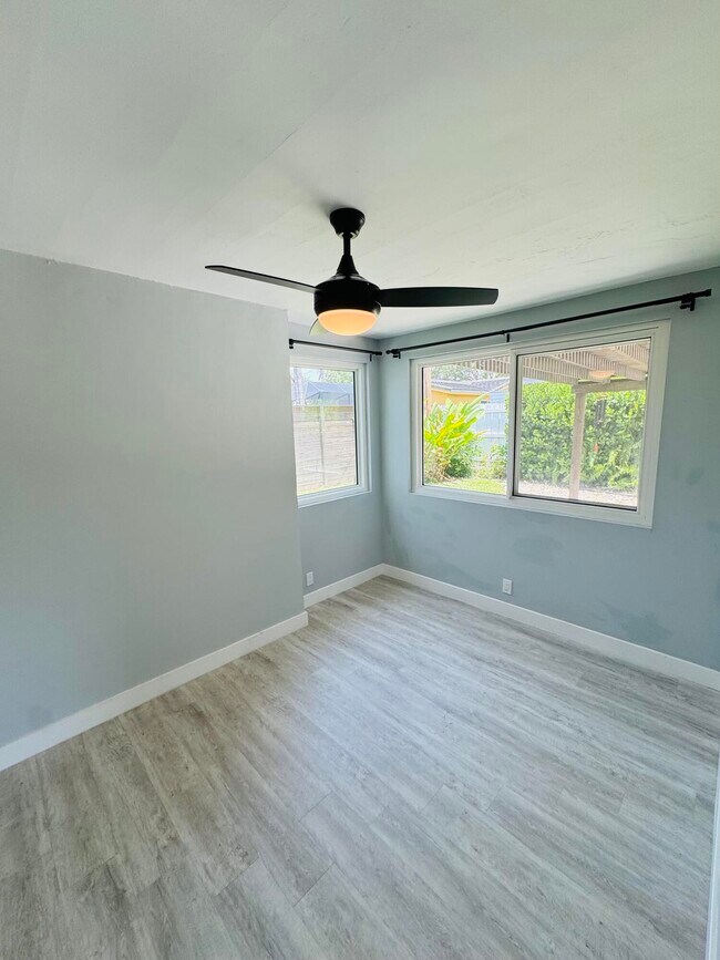 Building Photo - 2171 NE 62nd Ct