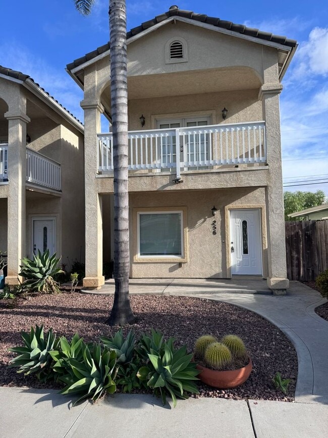 Building Photo - COASTAL Living | Blocks from the beach