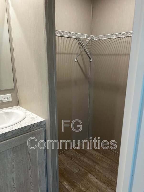 Building Photo - 141 David Dr