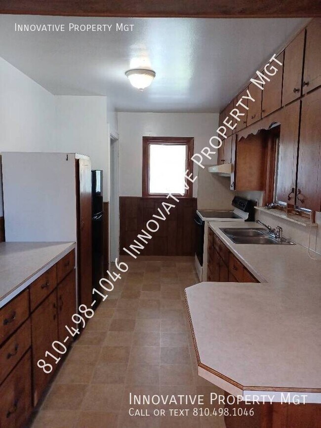 Building Photo - 5288 Richfield-