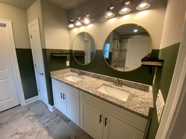 Building Photo - 6841 Nelson St