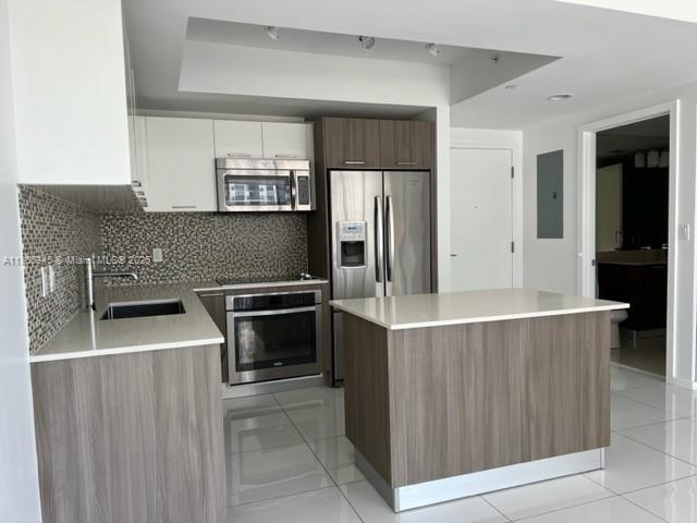 Building Photo - 5300 Paseo Blvd